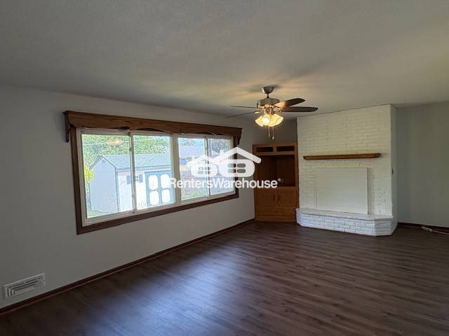 Building Photo - Available Now 5 Bedroom 2 Bath Home in Brooklyn Center