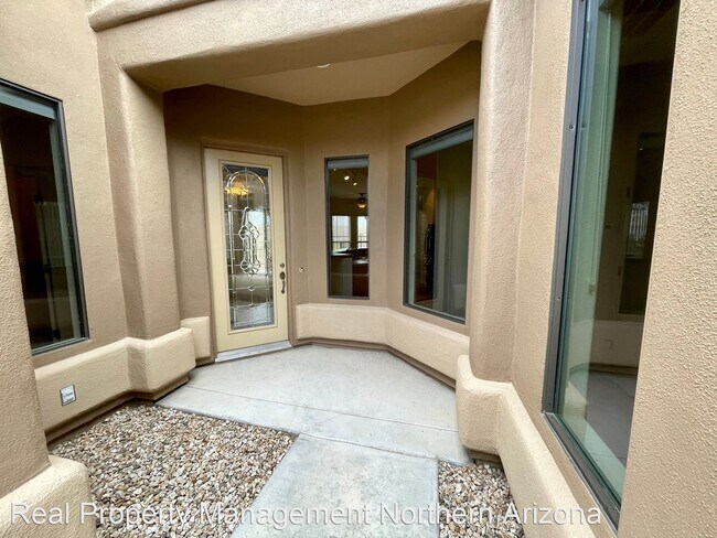 Foto del edificio - 3 br, 2 bath House - 2892 Esmerelda Dr.