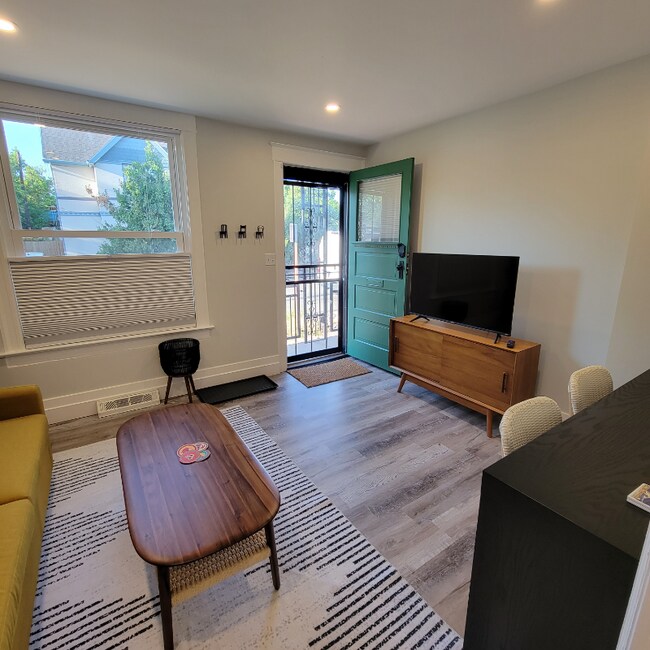 Foto del edificio - 112 W Bayaud Ave