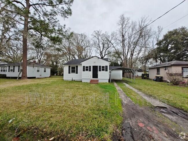 Building Photo - 3519 Hibiscus St