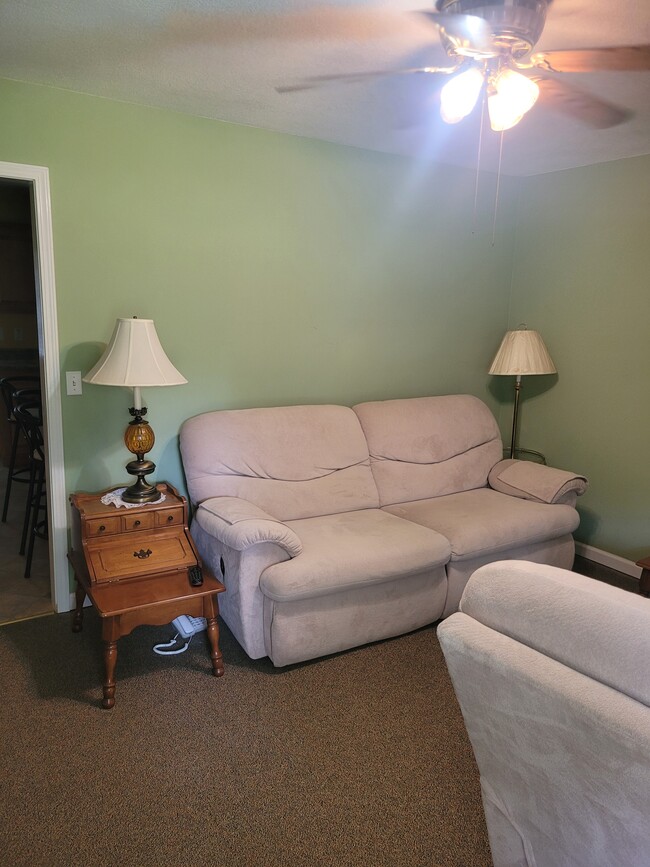 Building Photo - 707 Barksdale Dr