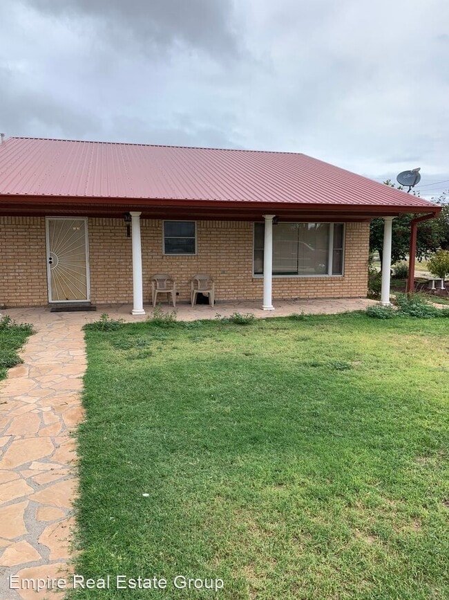 Building Photo - 3 br, 2 bath House - 1211 W. Kansas