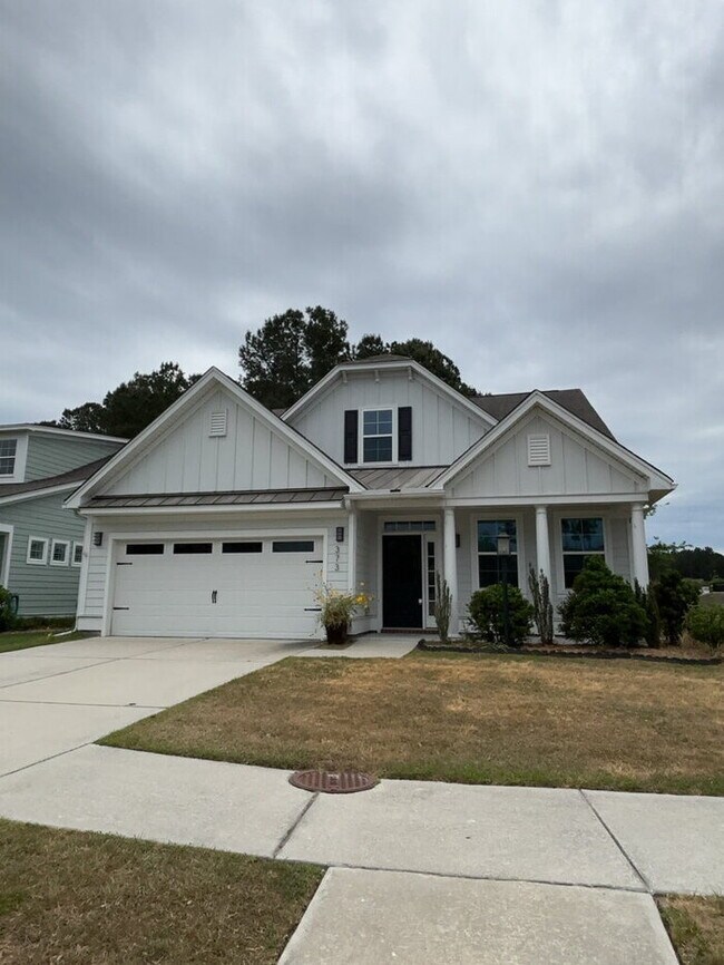 Foto del edificio - 373 Whispering Breeze Ln