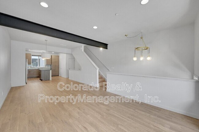 Building Photo - 2249 Glenarm Pl