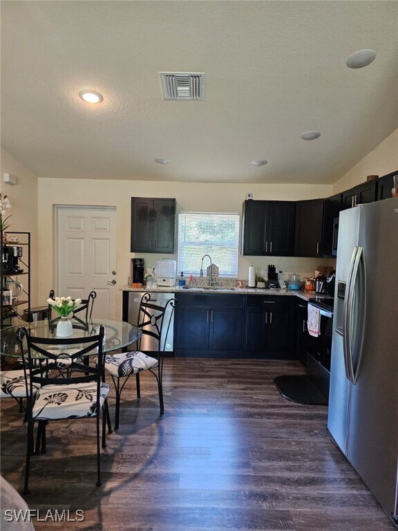 Building Photo - 1506 Rugby Cir
