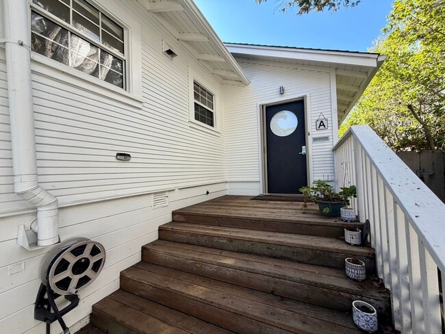 Building Photo - 1072F-A/B-PGPM-T/L-CS