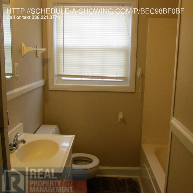 Foto del edificio - 1231 Lolly Ln