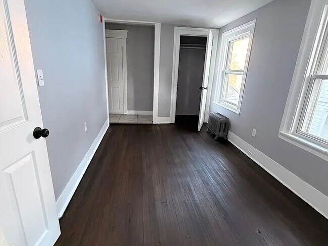 Building Photo - 10 Batter Terrace
