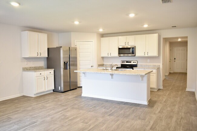 Building Photo - Beautiful 4 Bedroom Home in Brighton Oaks – Convenient to Tyndall AFB!