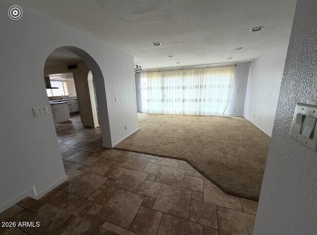 Foto del edificio - 7126 W Sunnyside Dr