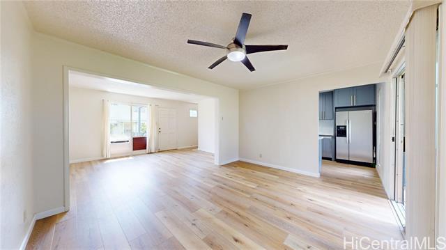 Building Photo - 98-1426-1426 Kaahumanu St