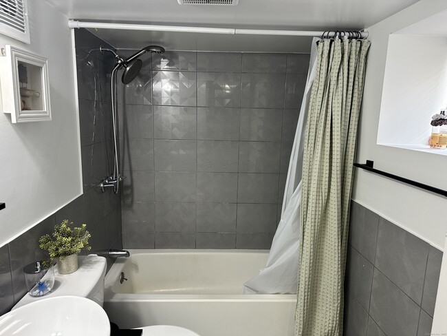 Foto del edificio - 104 Cambridge St