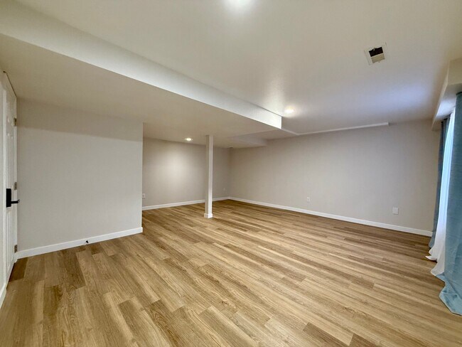 Foto del edificio - 411 Ruby Dr