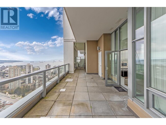Building Photo - 1308 Hornby St