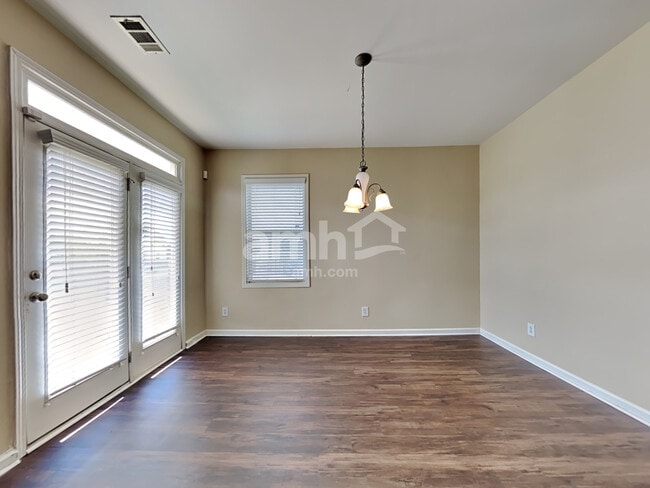 Foto del edificio - 850 Stonehaven Rd SW