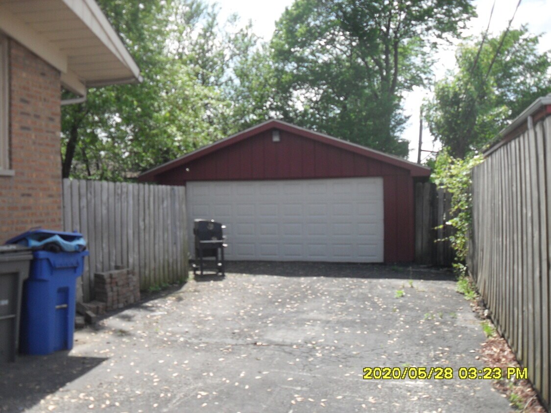 7910 S 88th Ave, Justice, IL 60458 House Rental in Justice, IL