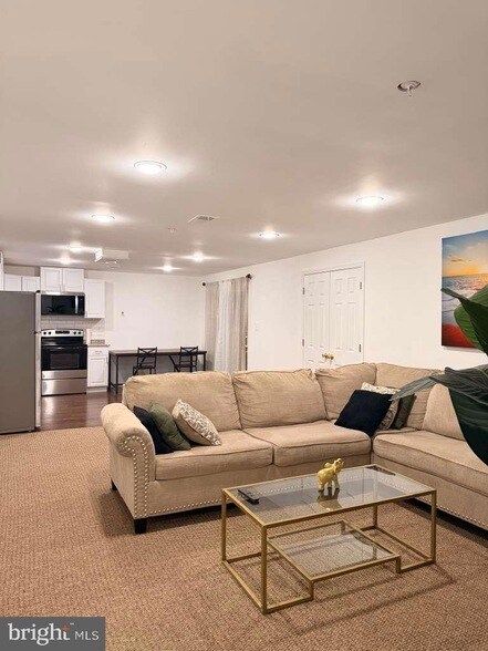 Foto del edificio - 3213 Valley Forest Dr