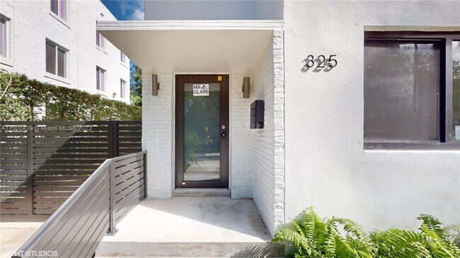 Foto del edificio - 325 SW 30th Rd