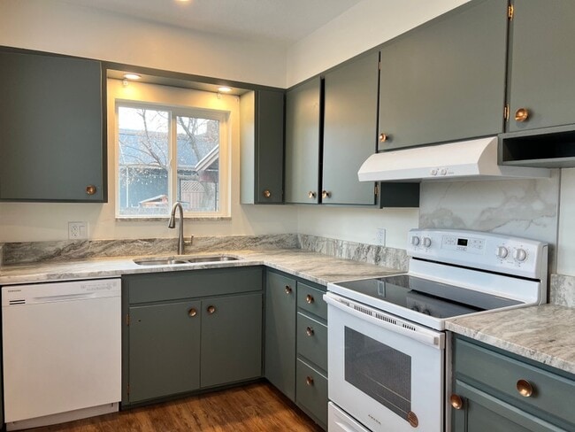 Photo - 1405 Parkway Ave Apartment