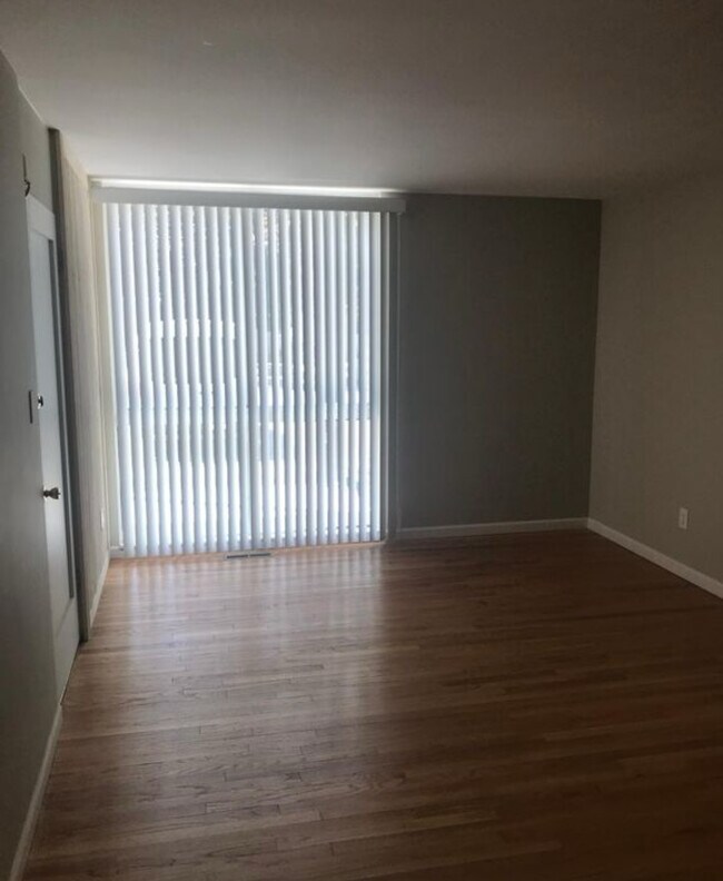 Foto del edificio - 4030 W 13 Mile Rd