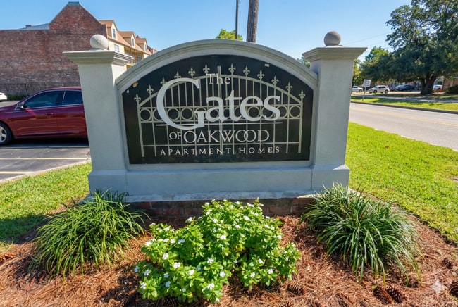 Building Photo - Gates of Oakwood