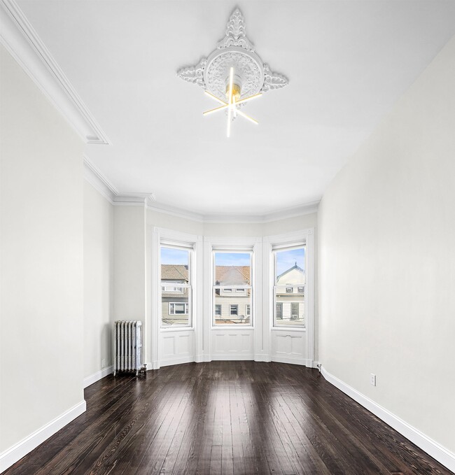 Building Photo - 311 21st St