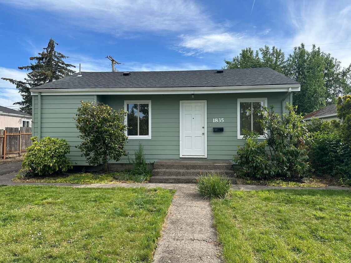 Foto principal - Charming 2 bed 1 bath house in a great nei...