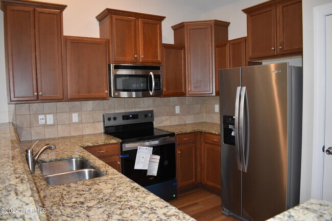 Foto del edificio - 5310 Christian Dr