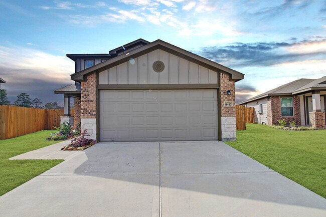 Foto del edificio - 14429 Conifer Dr