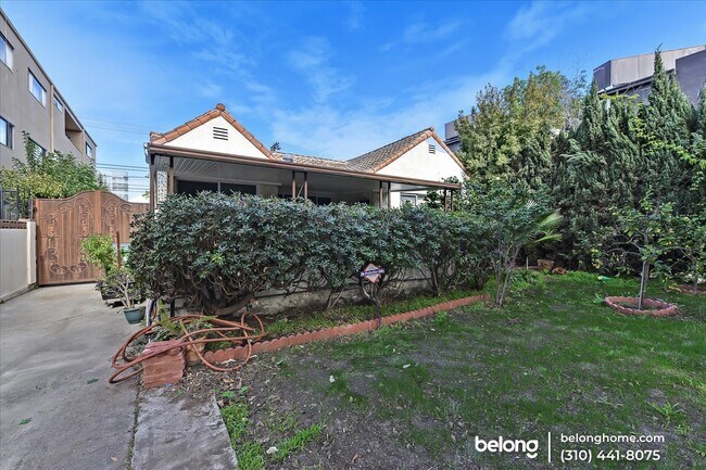Building Photo - 8523 Alcott St