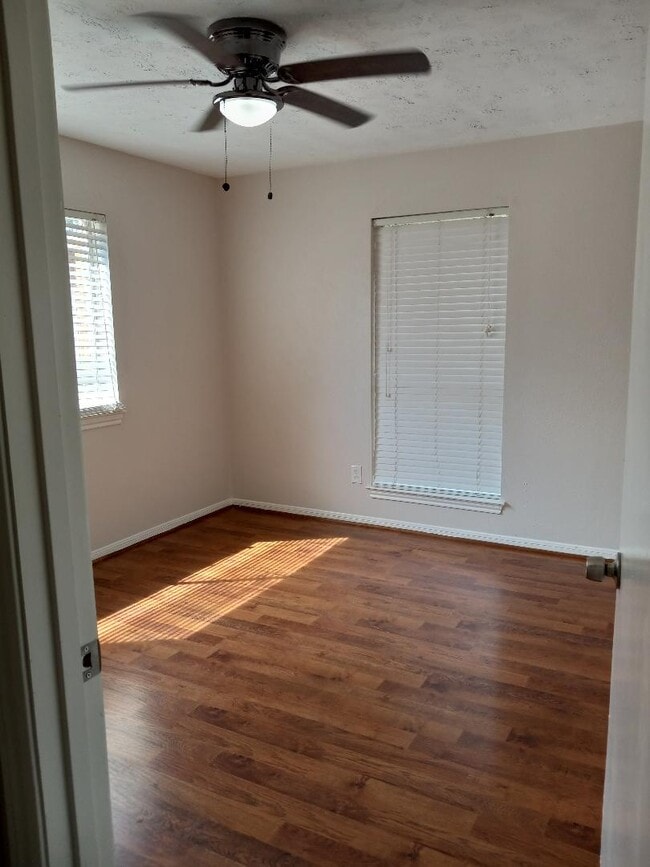 2nd bedroom - 403 Fir Ridge Dr