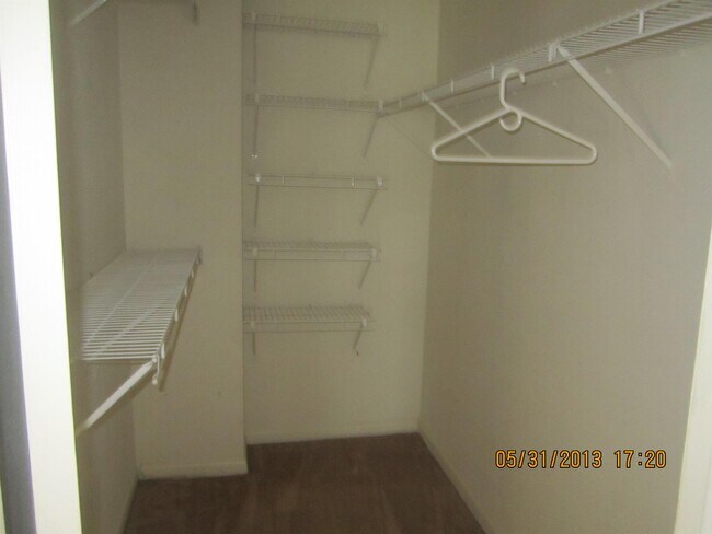 Foto del edificio - 1600 Park Cir