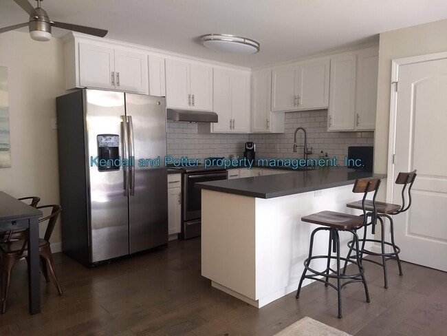 Building Photo - Schwann Lagoon 2 bed/1 bath Furnished Condo