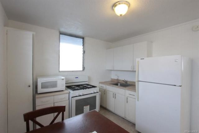 Building Photo - 94-104 Pupunohe St