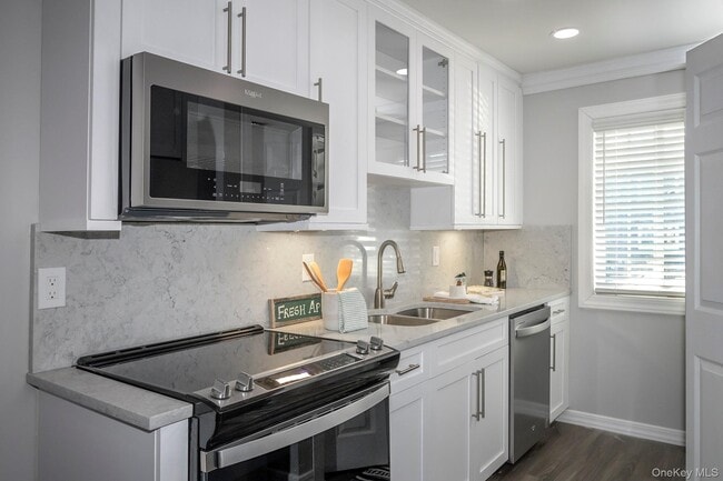 Building Photo - 2 Victorian Ct