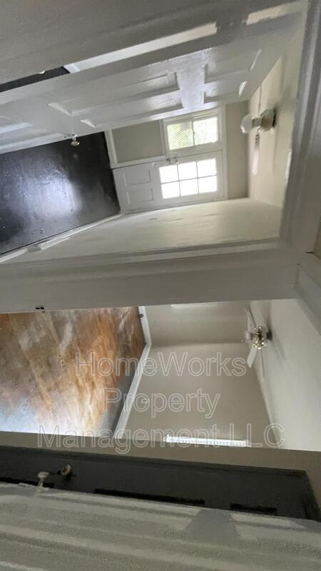 Foto del edificio - 2431 W LEXINGTON ST