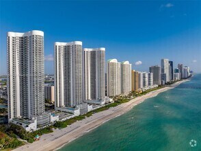 Building Photo - 16001 Collins Ave