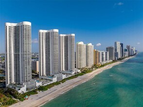 Building Photo - 16001 Collins Ave