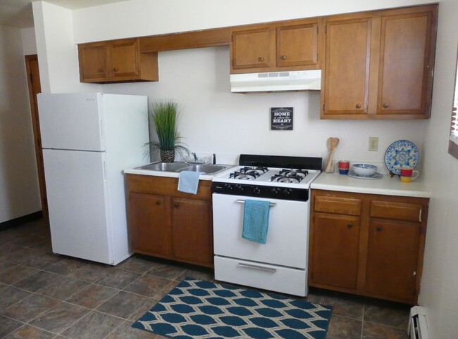 Kitchen - Applewood Apartments