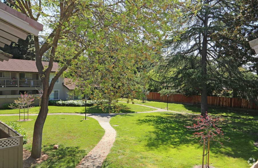 Casa Arroyo Apartments