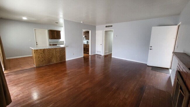 Foto del edificio - 2204 Bradley Ave