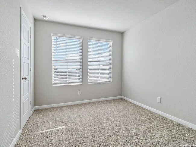 Foto del edificio - Charming 3BR 2BA Duplex near Randolph AFB