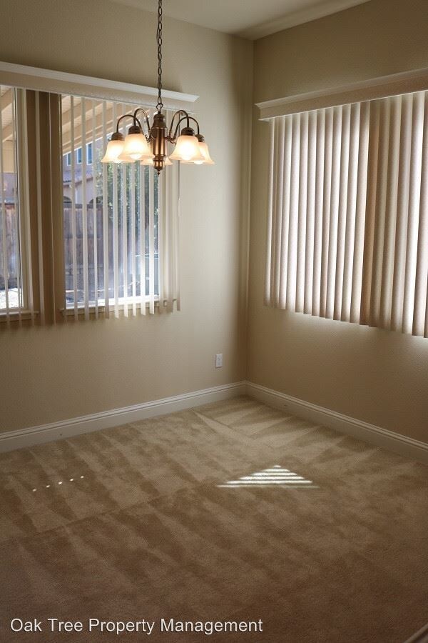 Foto del edificio - 4 br, 2 bath House - 7893 N. Justin Avenue