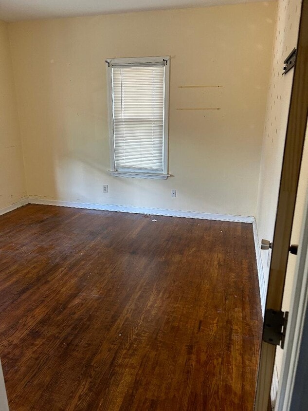 Photo - 549 4th St (Fall River, MA)