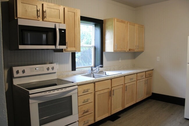 Foto del edificio - 317 E 10th St S