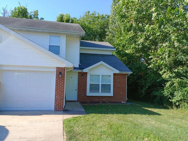 Building Photo - 406 E Liberty Ln