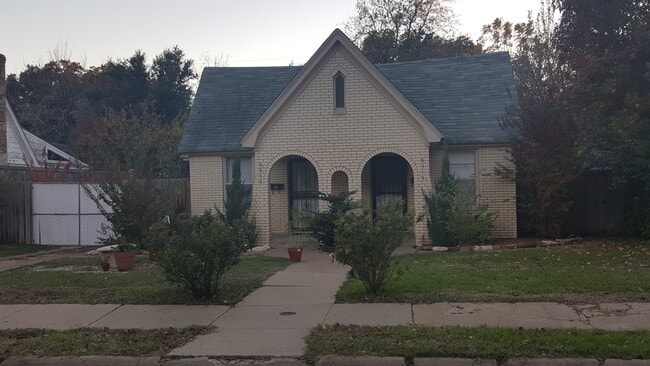 Building Photo - 5313 Parkland Ave