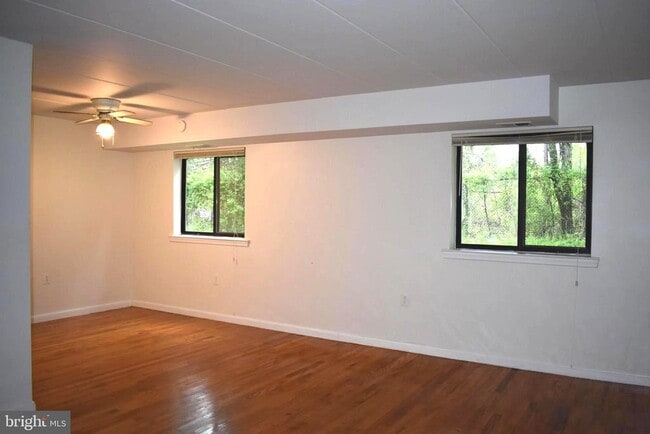 Building Photo - 125 Clubhouse Dr SW