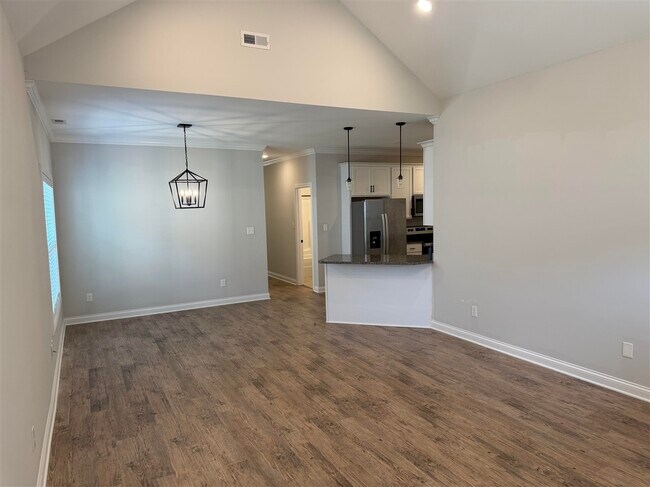 Building Photo - 6545 Fortuna Ave
