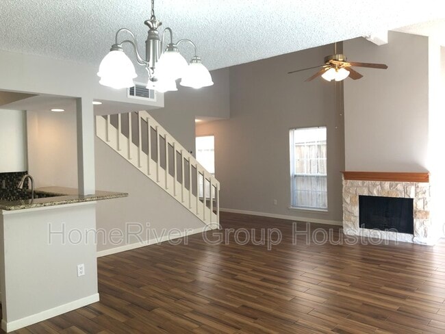 Building Photo - 5611 Innsbruck St